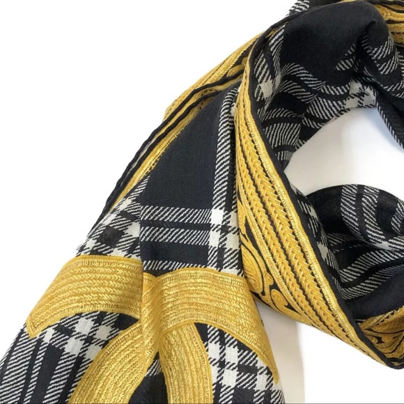 273 Chanel CC Logo Silk-Cashmere Blend Stole Scarf - Picture 2 of 8